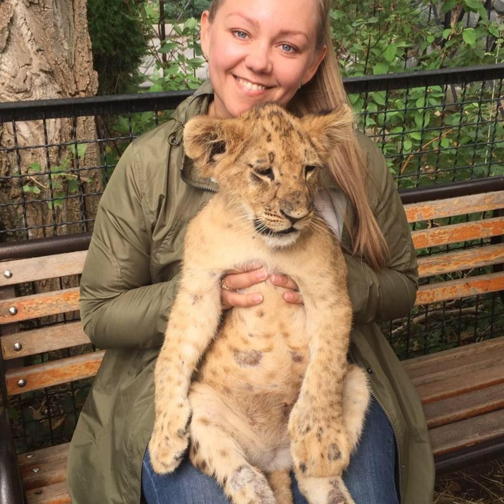 Meet your Posher, Valentina